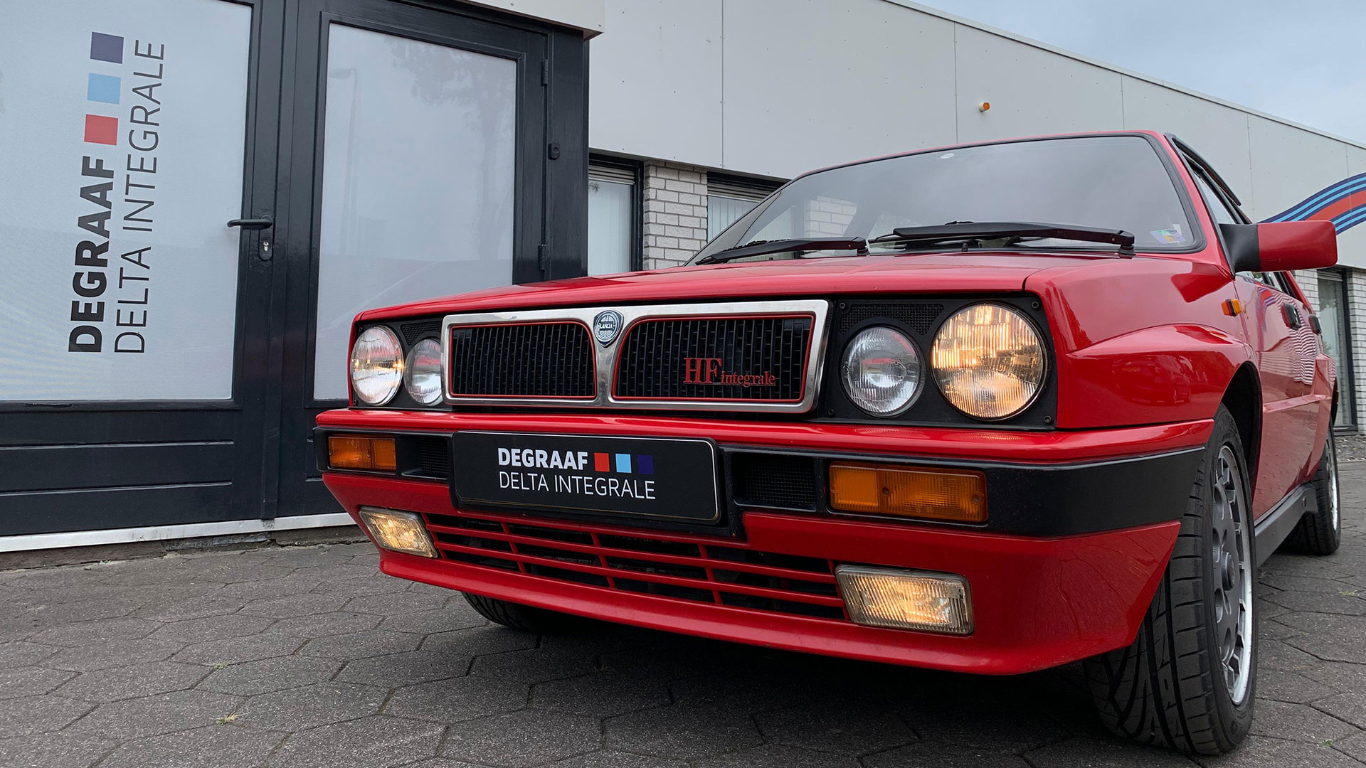 Lancia Delta HF Integrale 8V - Red